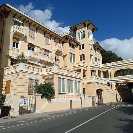 Il Faro Dei Poeti Lägenhet Lerici Exteriör bild