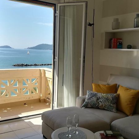 Il Faro Dei Poeti Lägenhet Lerici Exteriör bild