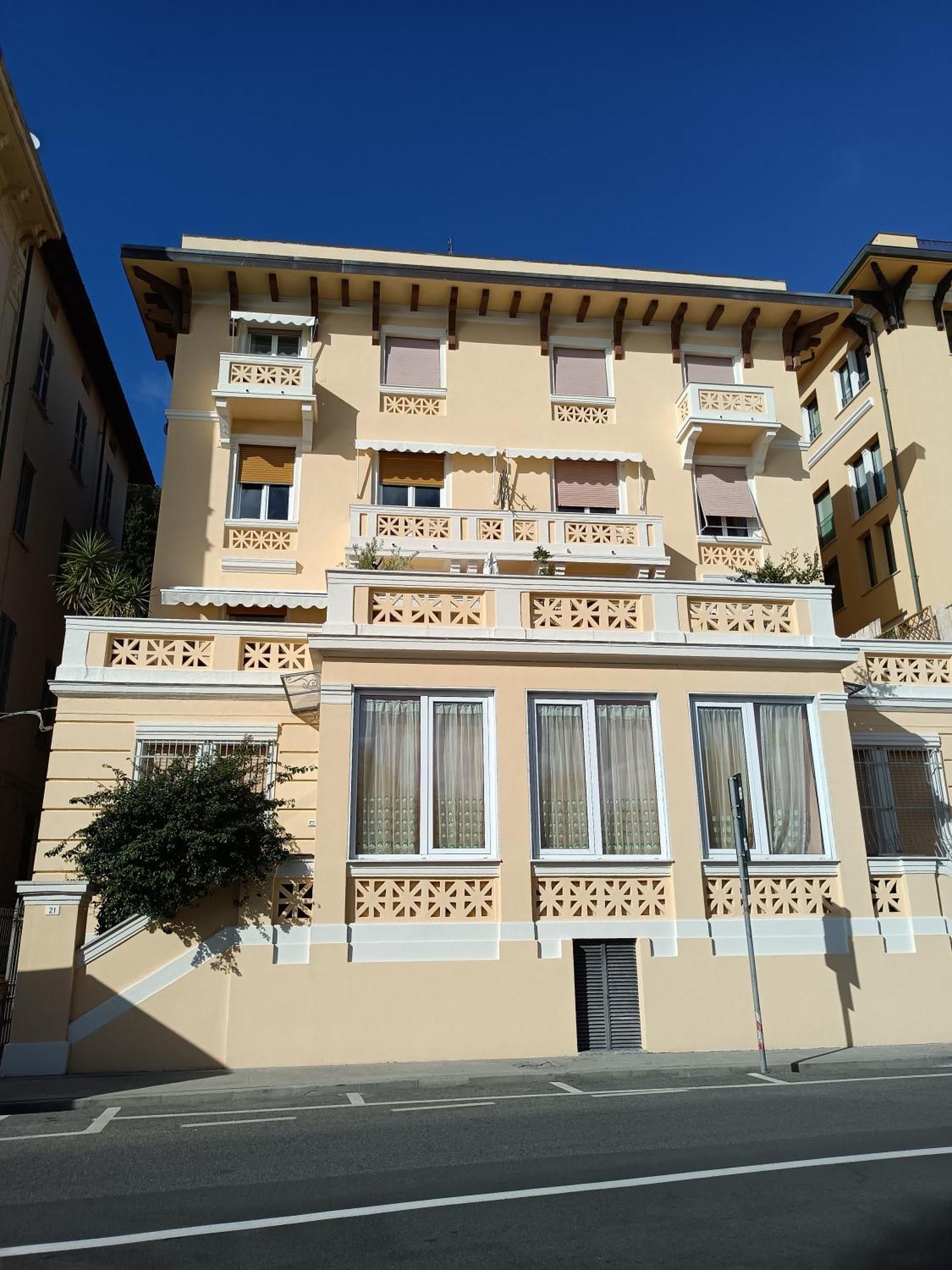 Il Faro Dei Poeti Lägenhet Lerici Exteriör bild