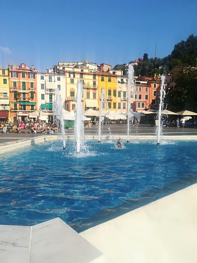 Il Faro Dei Poeti Lägenhet Lerici Exteriör bild