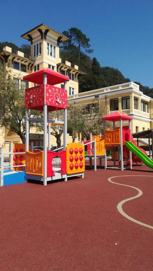 Il Faro Dei Poeti Lägenhet Lerici Exteriör bild
